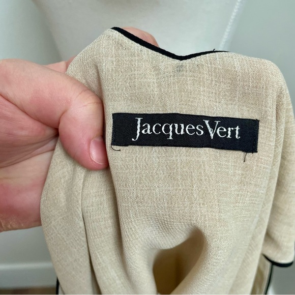 Elegant Beige Tank Top with Black Trim - Picture 6 of 8